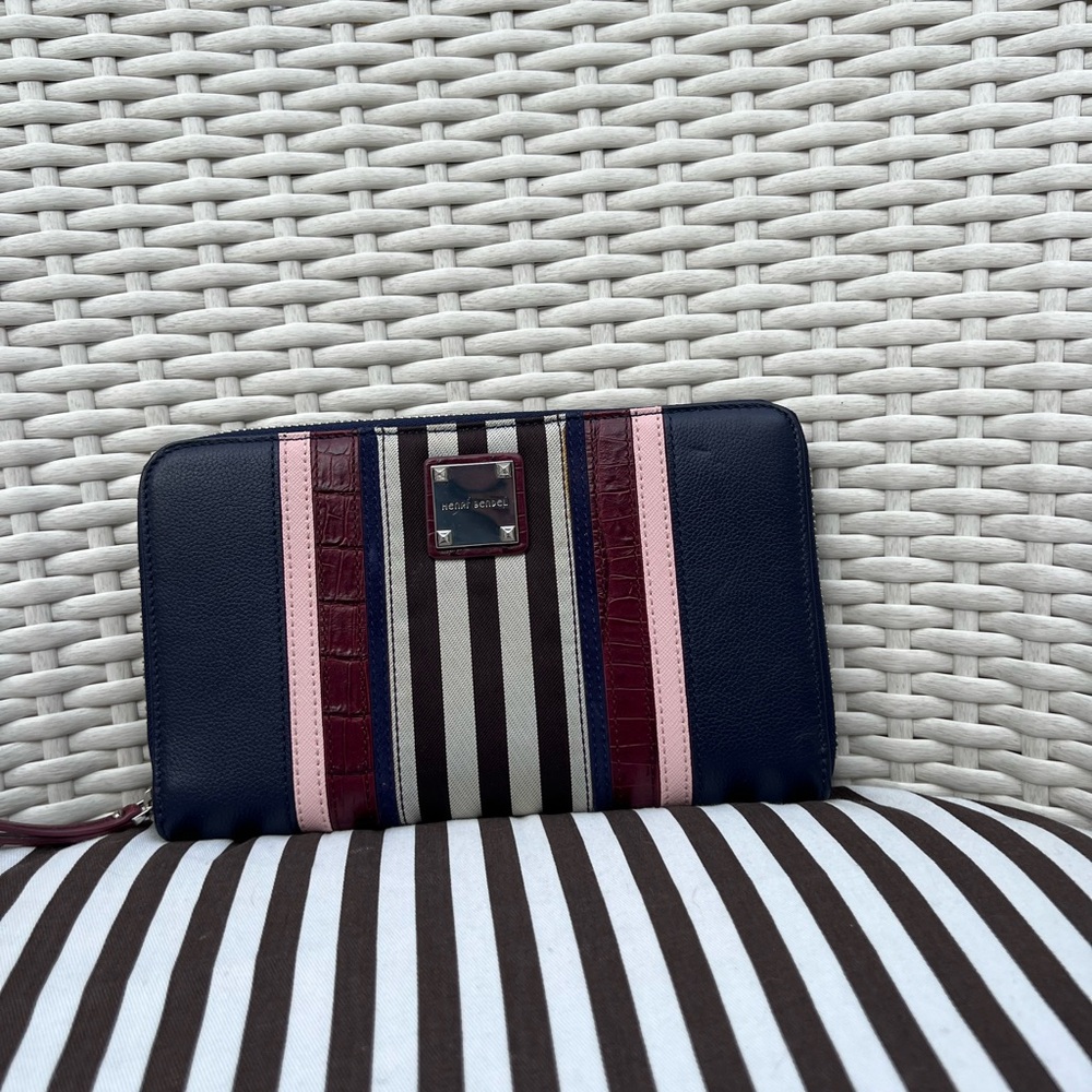 Henri Bendel West 57th Continental Wallet